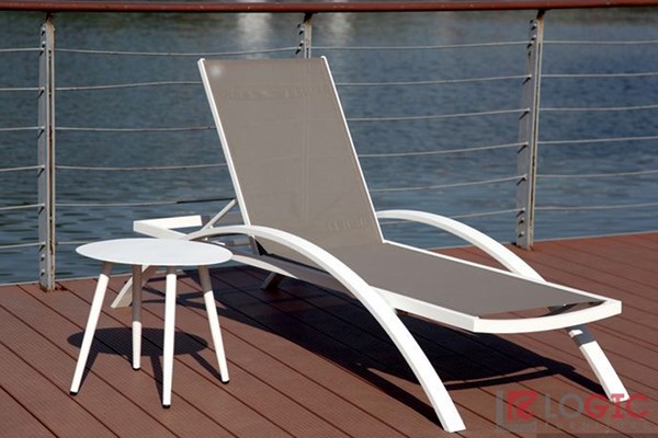 Những sản phẩm sale thường là ghế bể bơi model cũ, chất lượng kém