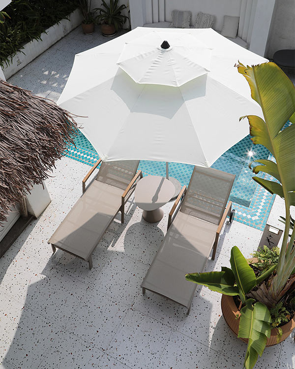 chất liệu sản xuất ghế tắm nắng hồ bơi vải lưới dệt đạt thang điểm 7/10