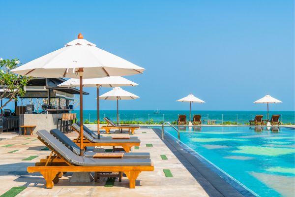 Mẫu ghế tắm nắng hồ bơi đặt sàn