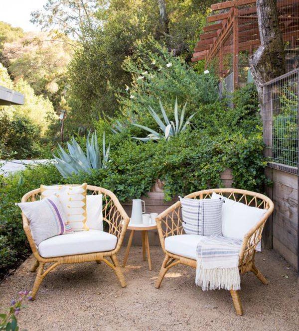 Ghế mây sân vườn mang vẻ đẹp nhã nhặn