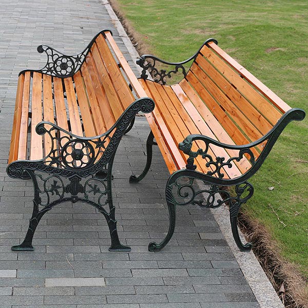 Ghế gỗ, tay thép uốn họa tiết đẹp và sang trọng