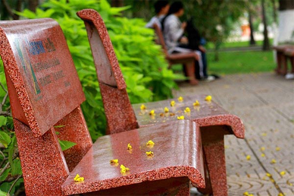 Chọn mua ghế đá công viên vì giá thành rẻ hơn mà chất liệu tốt