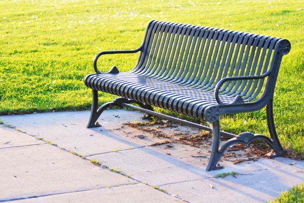 Cân nhắc kỹ lưỡng giúp bạn tiết kiệm chi phí mua ghế công viên