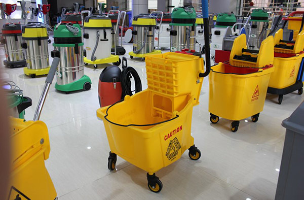 Các đơn vị chuyên bán thiết bị vệ sinh có bán xe vắt móp