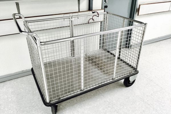 Xe giặt là inox ưu tiên dùng cho môi trường bệnh viện