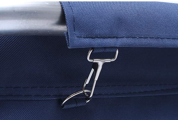 Túi vải móc vào khung xe thông qua các móc treo