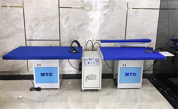 Bàn ủi công nghiệp giúp làm phẳng quần áo nhanh hơn