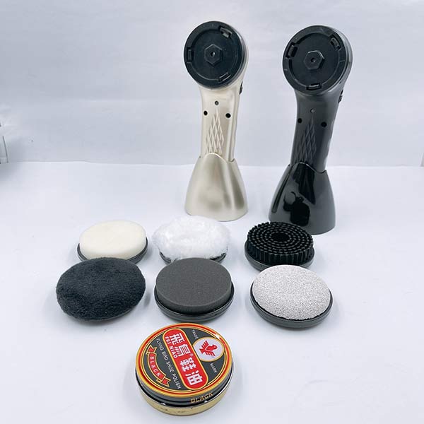 Bộ dụng cụ trong máy chà giày mini