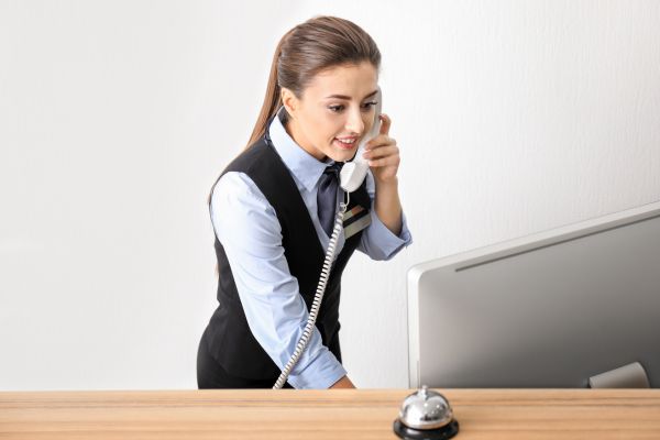 Khảo giá và đàm phán giá trực tiếp với khách sạn