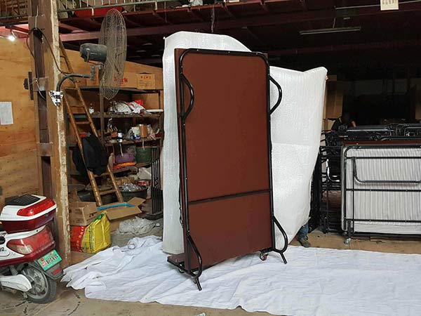 Kho cất trữ bẩn, ẩm ướt ảnh hưởng tuổi thọ giường extra bed