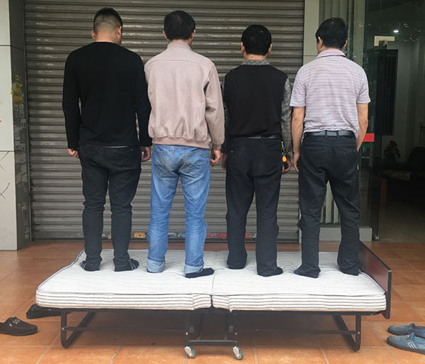 Giường gấp chịu được trọng lượng nặng tốt