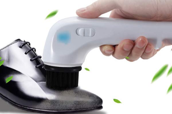 Các gia đình hay sử dụng máy đánh giày cầm tay