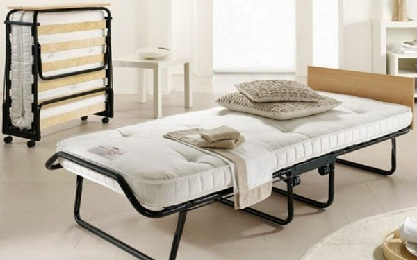 Extra bed kê thêm trong phòng suite khách sạn