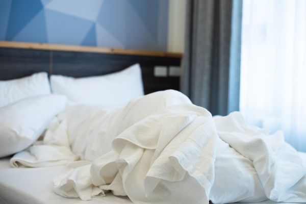 Không cần dọn dẹp lại phòng khi trả phòng khách sạn