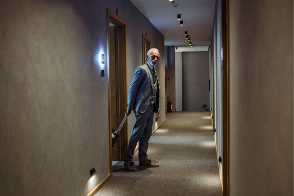 Trả phòng theo đúng quy định giờ của khách sạn