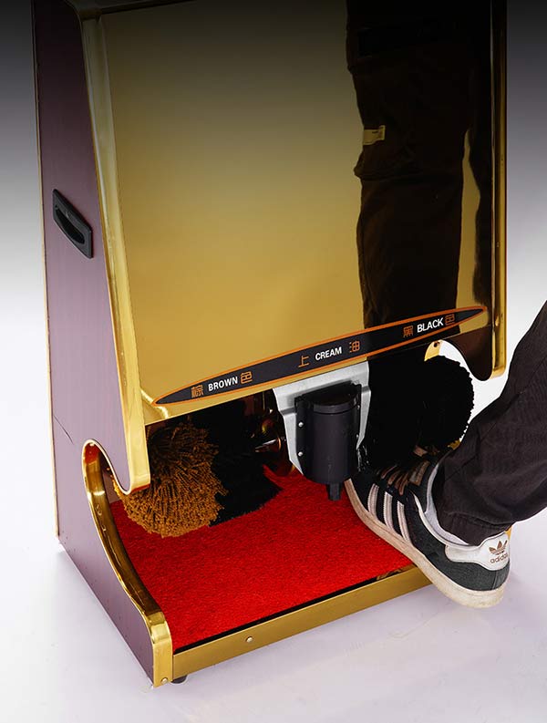 Máy đánh giày giúp làm sạch giày trong thời gian ngắn