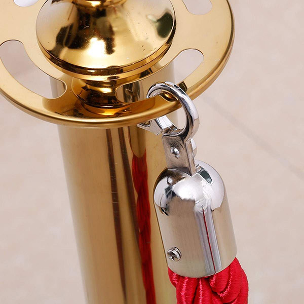 Móc nối dây với cột chắn