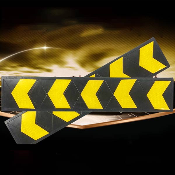 Thiết kế mũi tên phản quang trên thanh cao su bảo vệ tường