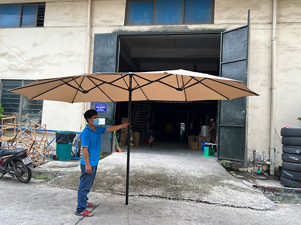 Hành Tinh Xanh có sẵn ô 3 đỉnh ngoài trời tại kho