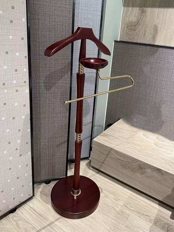 Cây treo thanh mảnh nhưng chịu trọng lượng nặng tốt