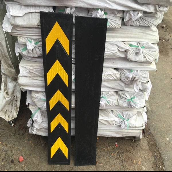 Giao ốp bảo vệ tường bằng cao su 1m cho khách tại TP Hồ Chí Minh