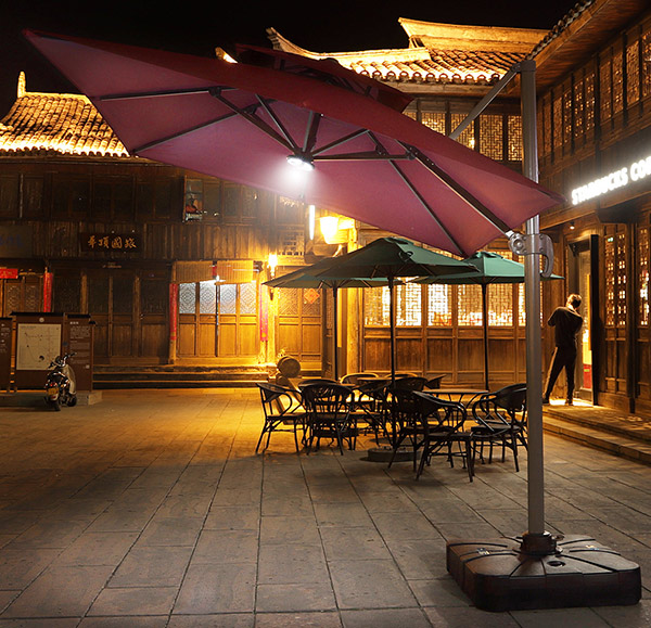 Lưu ý khi sử dụng ô dù gắn đèn ngoài trời