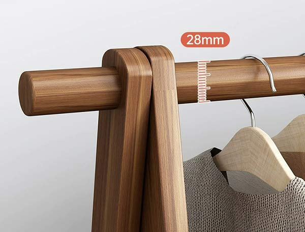 Thanh treo đồ cần dày và chắc để treo được nhiều đồ