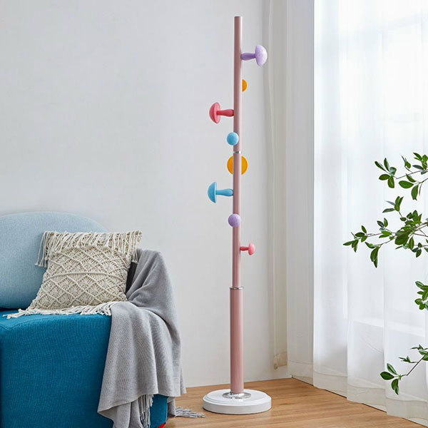 Gia đình có kinh tế vừa phải hay mua cây treo đồ sắt