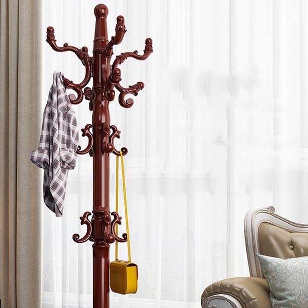 Cây treo chỉ treo được một ít áo và phụ kiện