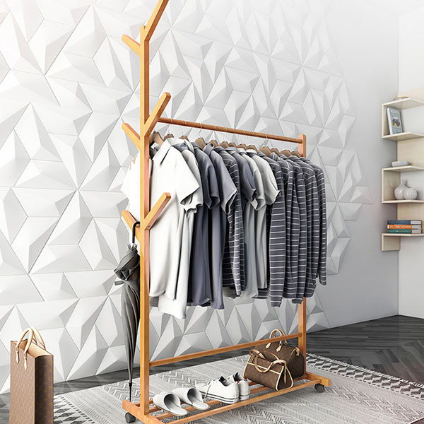 Để lắp đặt giá treo, tốn khá nhiều công sức