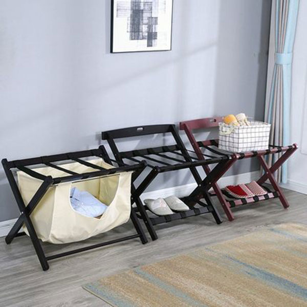 Phòng chờ thường phải bố trí nhiều giá gác hành lý