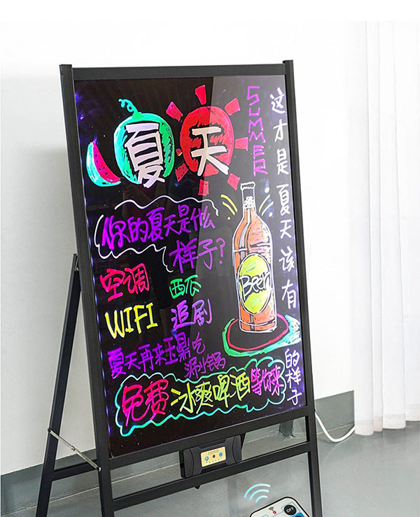 Hệ thống đèn led giúp màu sắc bảng menu sống động hơn