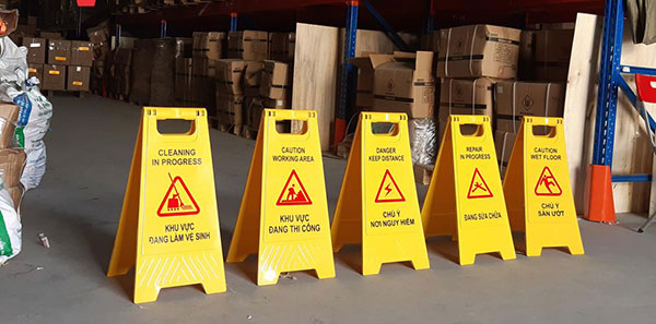 Thiết kế biển báo chữ A