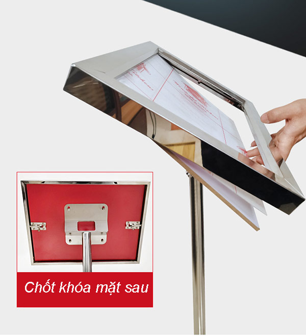 Tháo khung mặt bảng bằng các chốt phía sau