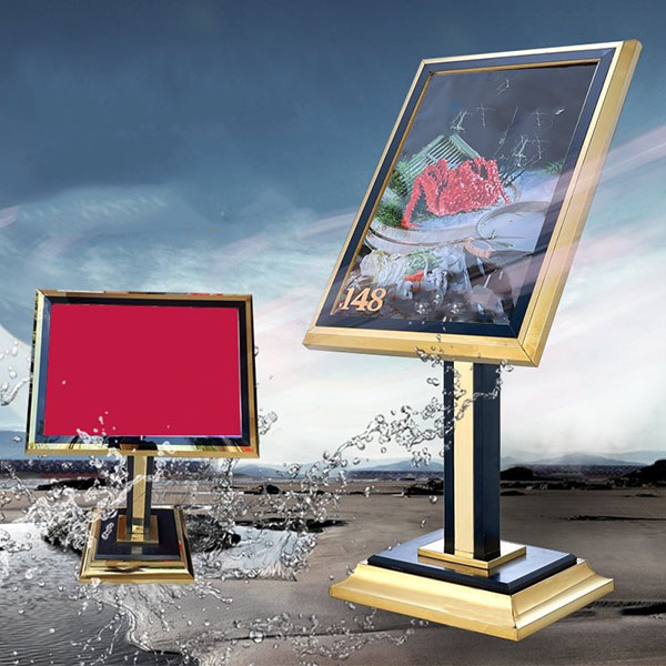 Bảng menu đứng làm từ kim loại sáng bóng