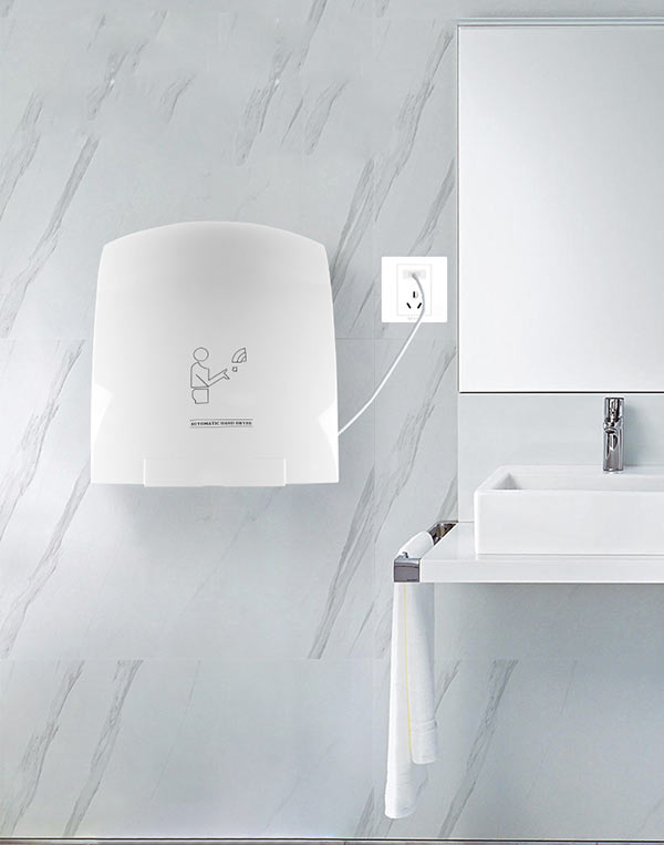 Không chạm vào máy hơ làm khô tay công cộng, ổ điện khi thiết bị hoạt động