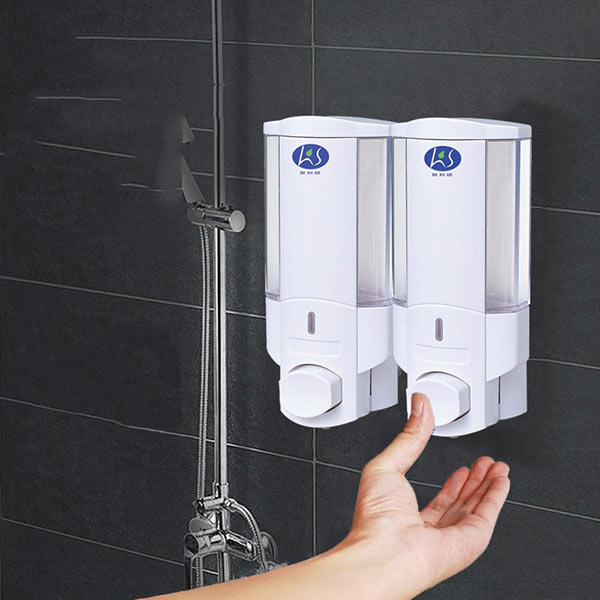 Bình nhựa đựng dung dịch nước rửa tay