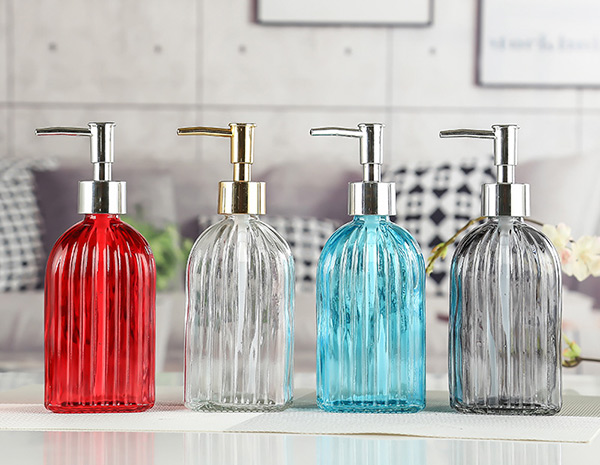 Bình đựng dầu gội sữa tắm đặt kệ dễ thay đổi vị trí khi cần