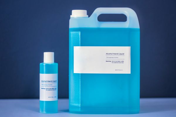 Chọn mua dung dịch nước rửa tay phù hợp với bình cảm ứng