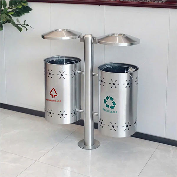 X2 không gian đựng rác thải 