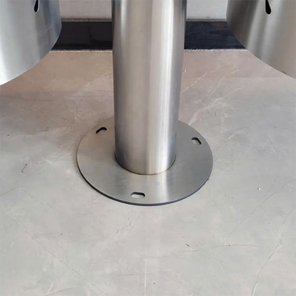 Chân đế cứng cáp cố định tại mặt sàn lắp đặt