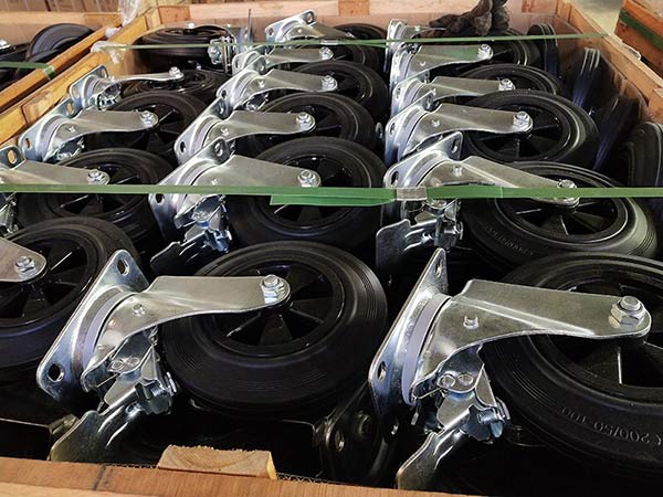 Hành Tinh Xanh có sẵn bánh xe thay mới cho thùng rác