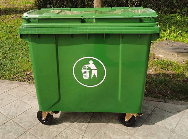 Thùng rác sau khi được lắp bánh xe