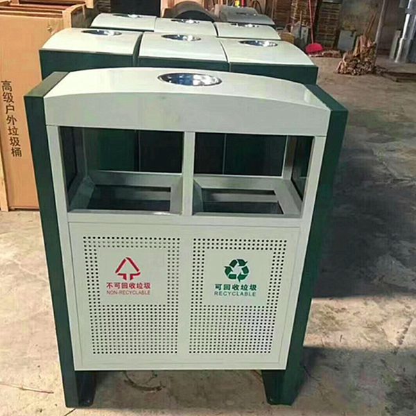 Hình ảnh thùng rác thép phân loại rác chụp tại kho