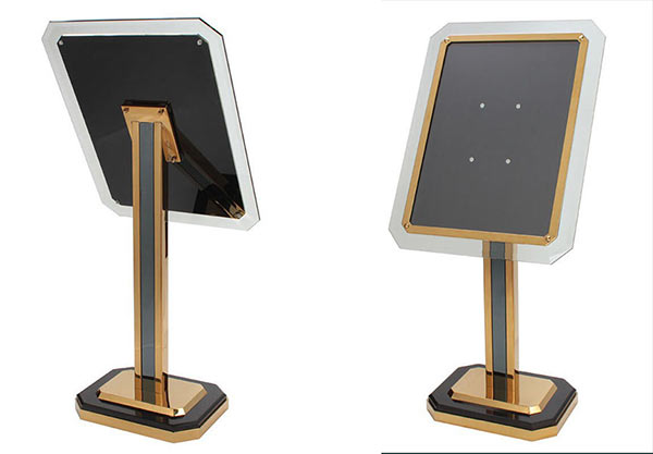 Mặt trước và sau bảng menu