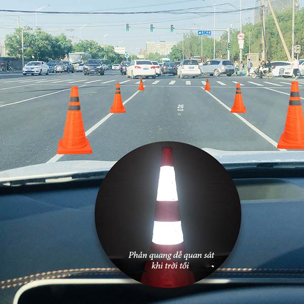 Cọc tiêu hình chóp được sử dụng nhiều ở các cung đường di chuyển