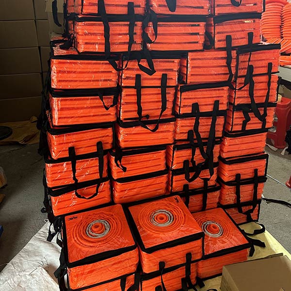 Hành Tinh Xanh có sẵn cọc tiêu nhựa gấp gọn