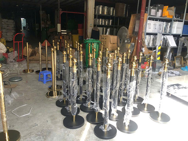 Hành Tinh Xanh có sẵn số lượng cột chắn đen