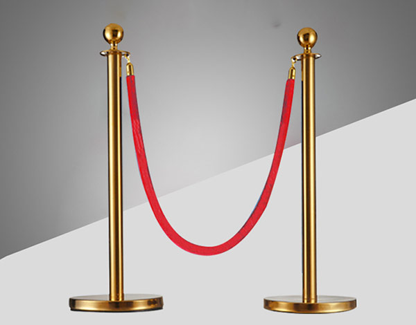 Mẫu cột chắn phân làn inox mạ vàng