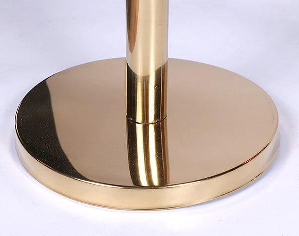 Chân đế cột chắn lớn và dày dặn chống đổ